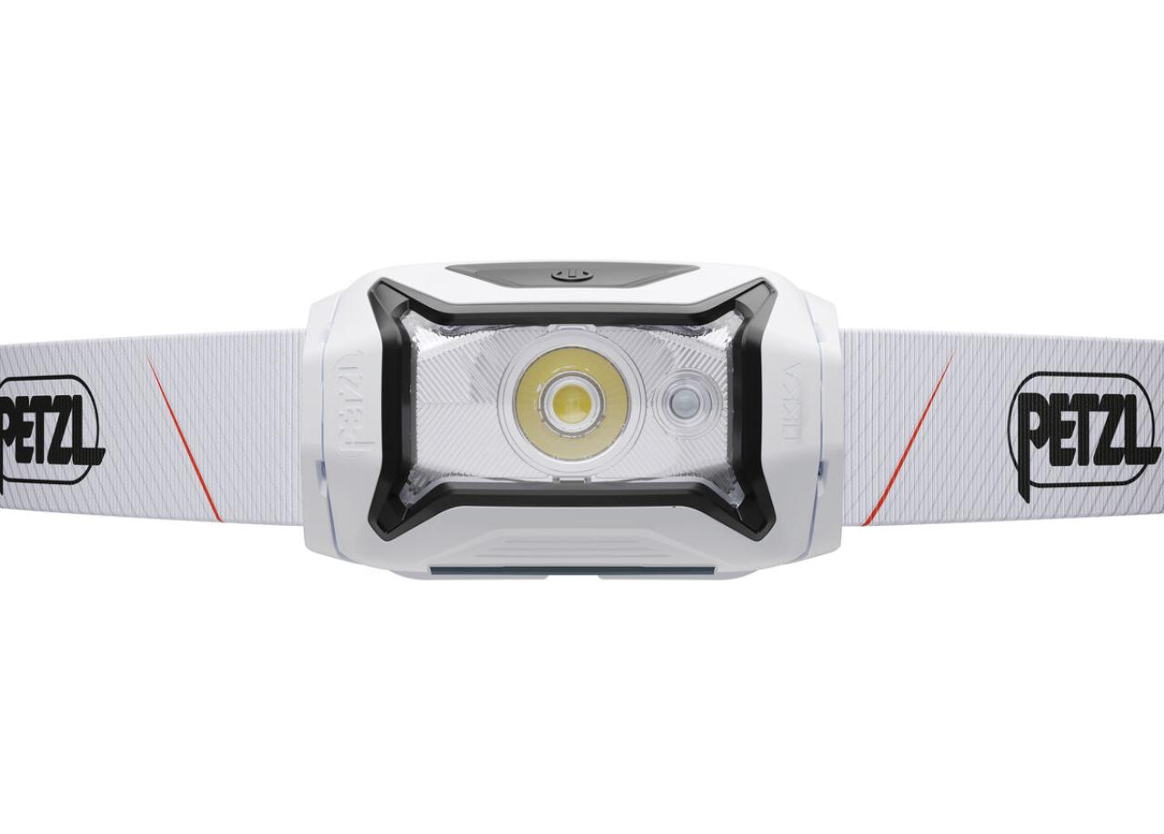 PETZL TIKKA CORE bílá model 2025