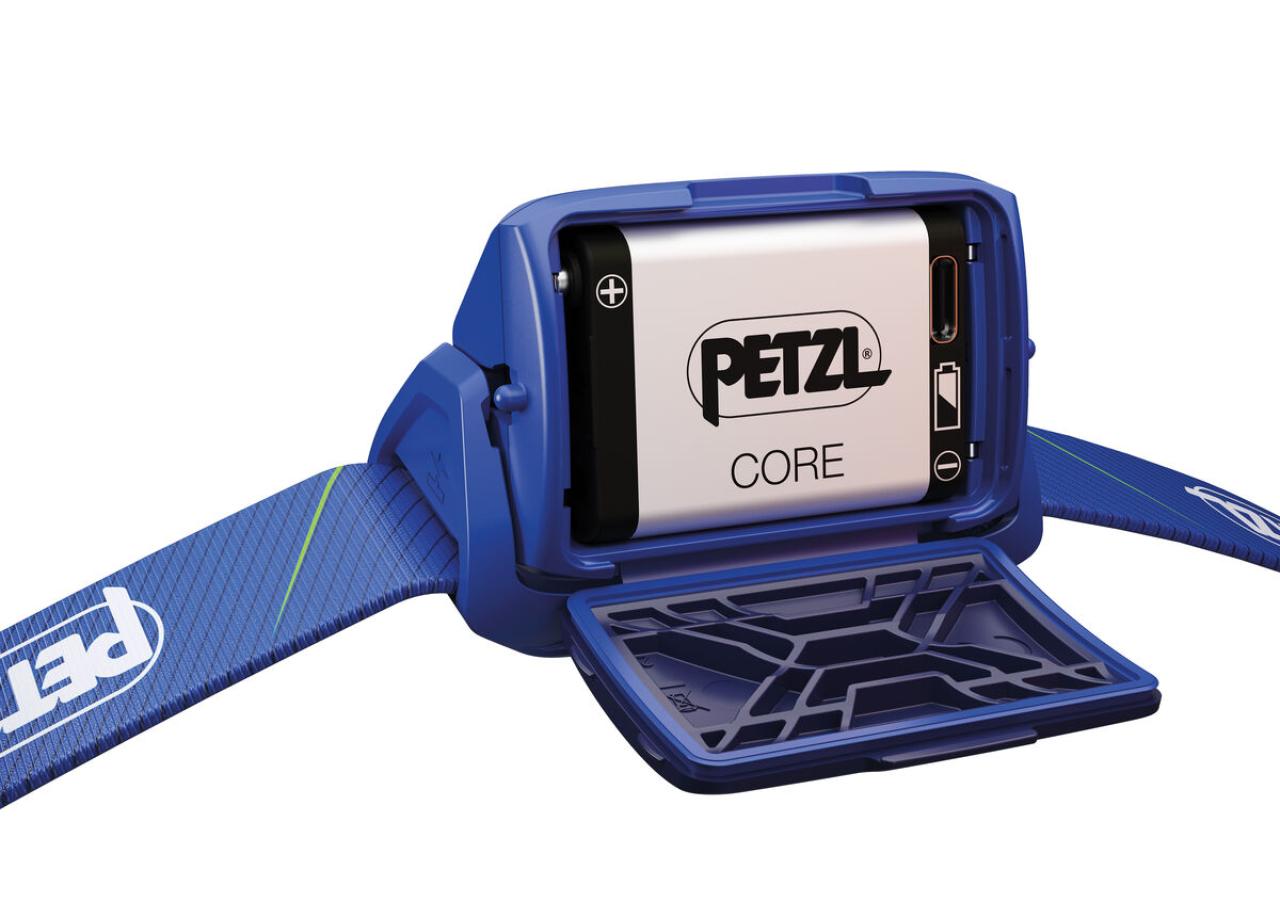 PETZL TIKKA CORE modrá model 2025