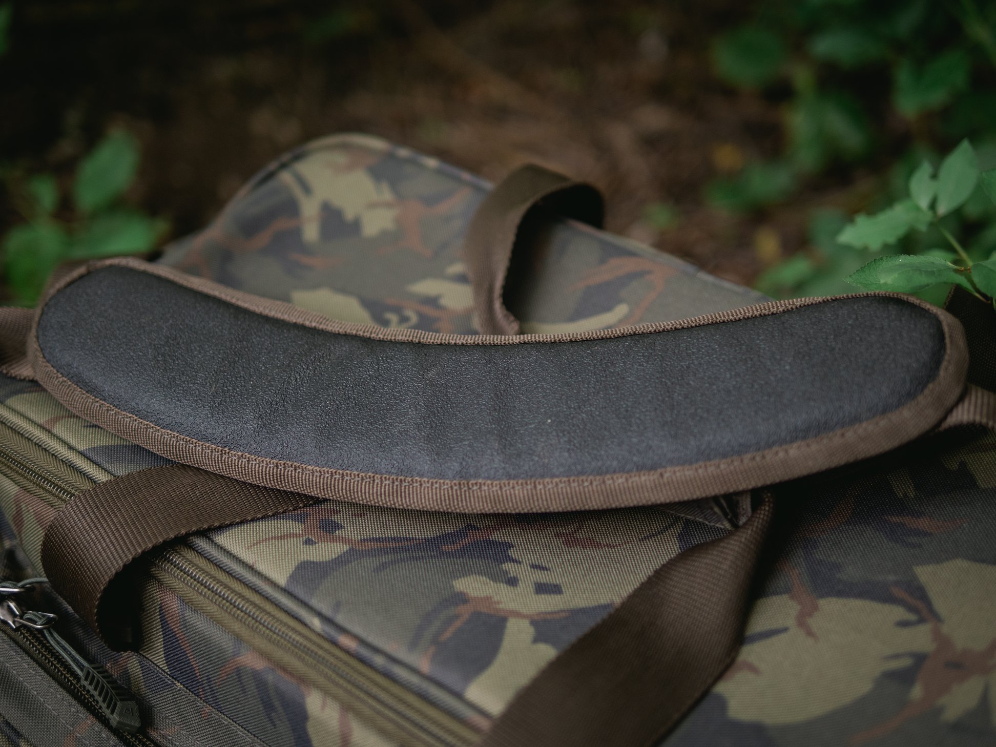 GIANTS FISHING CESTOVNÍ TAŠKA GAUBE MEDIUM/TERMO CARRYALL