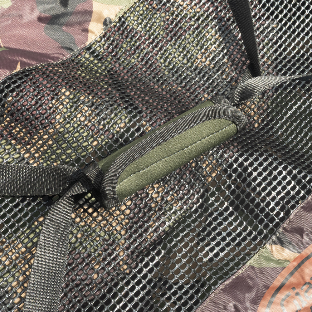 GIANTS FISHING PODLOŽKA LUXURY CAMO UNHOOKING MAT (2 ČÁSTI)