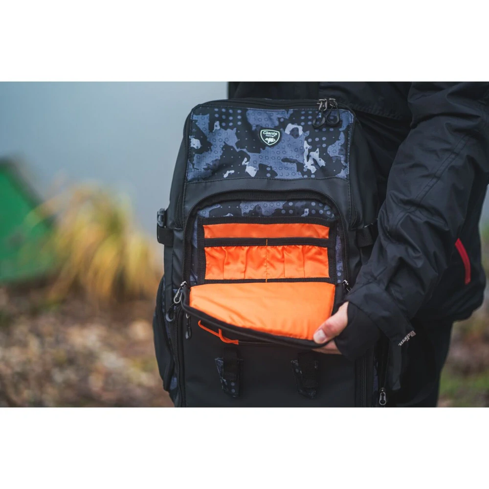 GIANTS FISHING Vláčecí batoh Spinning Rucksack Deluxe